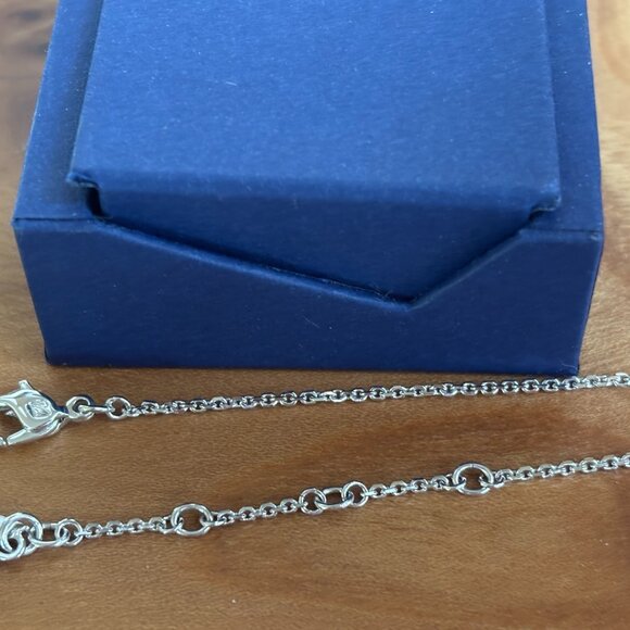 Swarovski Ties of Love pendant necklace with a red heart-shaped crystal. - Picture 7 of 11